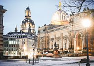 Dresden im Winter, Dresden im Winter mit Frauenkirche und Kunstakademie.