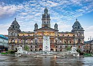 Glasgow, Glasgow City Chambers bei Sonnenuntergang, majestätische Architektur.