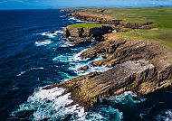 Dramatische Küstenlandschaft bei Kirkwall, Juwelen der Britischen Inseln.