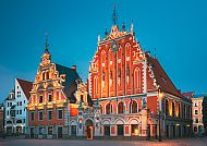 Riga Schwabehaus bei Dämmerung, Ostseemetropolen intensiv.