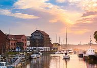 Klaipeda, Klaipeda Hafen bei Sonnenuntergang, idyllische Ostsee-Atmosphäre., Romantischer Sonnenuntergang am Hafen von Klaipeda.