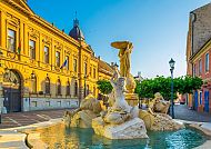 Szechenyi-Platz mit Brunnen in Esztergom