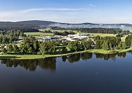 SiebenQuell, Siebenquell® GesundZeitResort in idyllischer Landschaft am See.