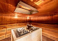 SiebenQuell, Saunawelt, Warme, einladende Sauna im Siebenquell® GesundZeitResort.
