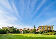 Hotel Rueckansicht mit Golfplatz, Best Western Premier Castanea Resort Hotel mit Golfplatz.