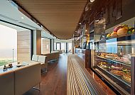 Café mit Ostseeblick, Modernes Café mit Ostseeblick im Radisson Blu Resort Swinemünde.