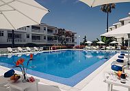 Einladender Pool im Hotel Route Active
