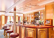 Lounge mit Bar, Elegante Hotelbar in der Lounge der Thurgau Chopin., Elegante Hotelbar in der Thurgau Chopin mit stilvoller Einrichtung.